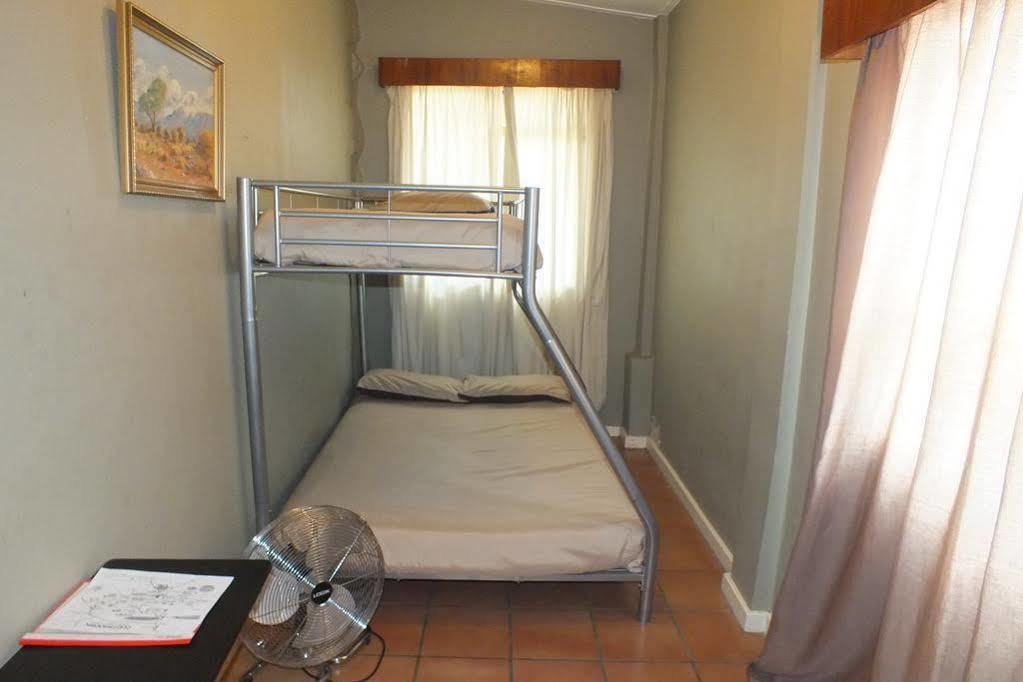 Oasis Shanti Backpackers Oudtshoorn Exteriér fotografie
